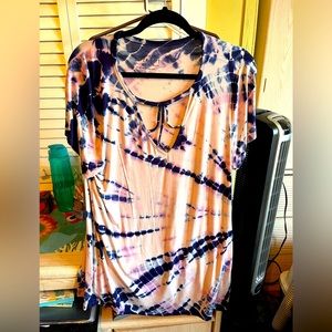 New Torrid tie dye cut out tee shirt size 0 or Large.